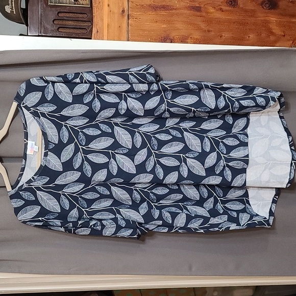 LuLaRoe Tops - LuLaRoe Simply Comfortable Woms Shirt Tunic Navy W/ White Leaves High Low Hem 2X
